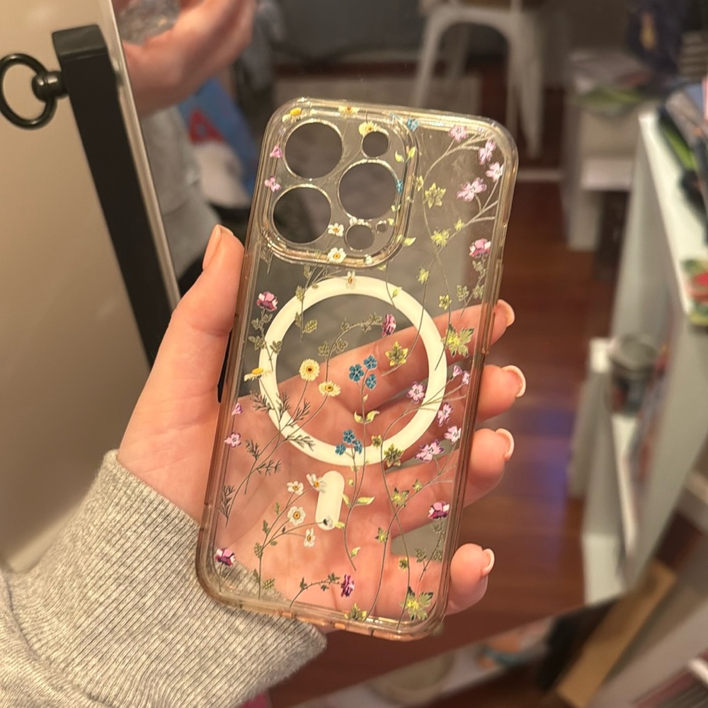 iPhone 14 Pro Mag Safe Floral Phone Case